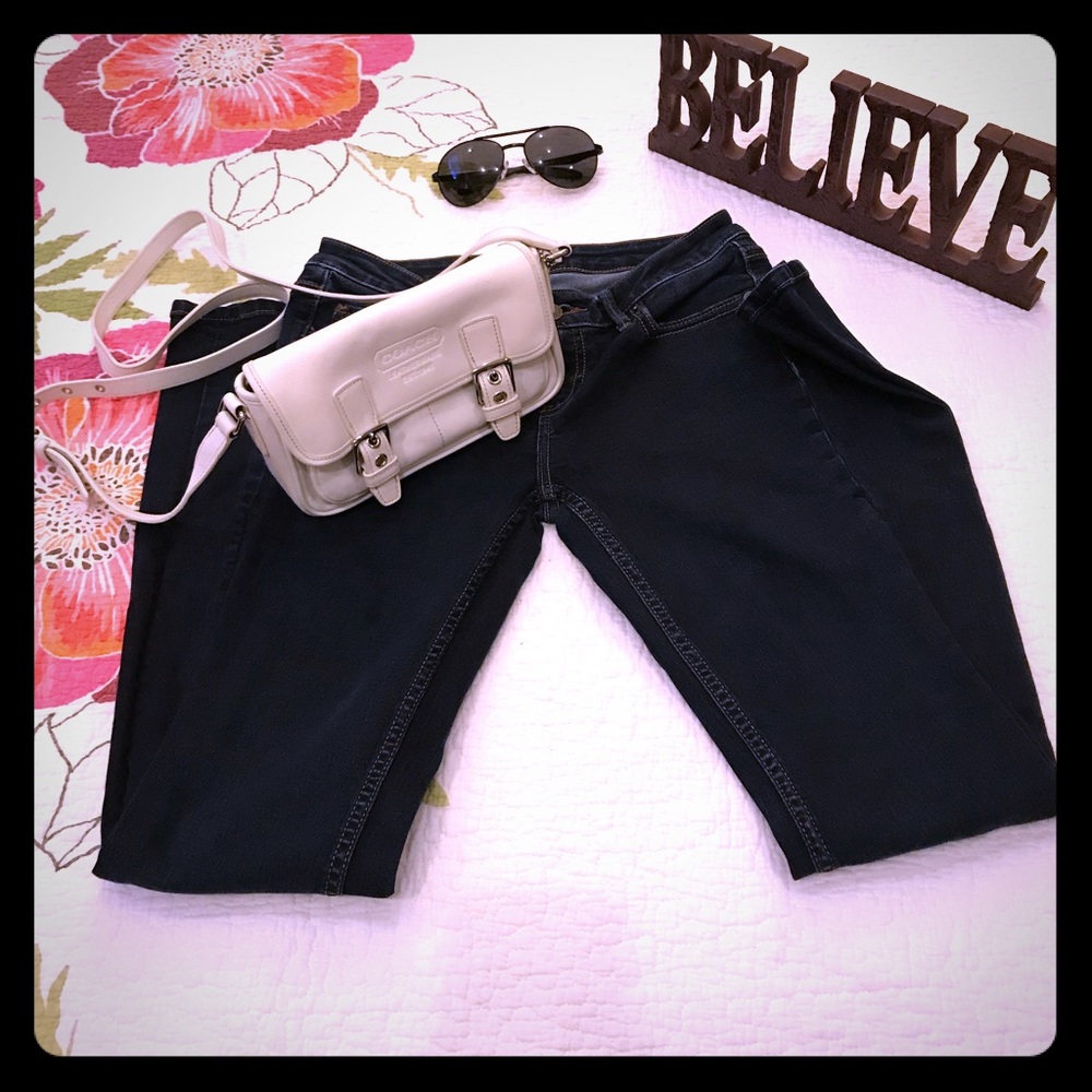 Coach Purse with adjustable strap 🌸